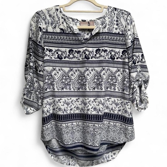 Chico's Tops - Chicos Paisley Vacation Casual Elevated Chic Quiet Luxury